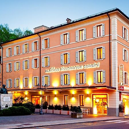 Albergo Ristorante Corsini 帕武洛内尔夫里尼亚诺 外观 照片