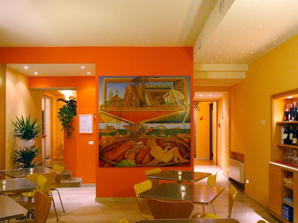 Albergo Ristorante Corsini 帕武洛内尔夫里尼亚诺 外观 照片